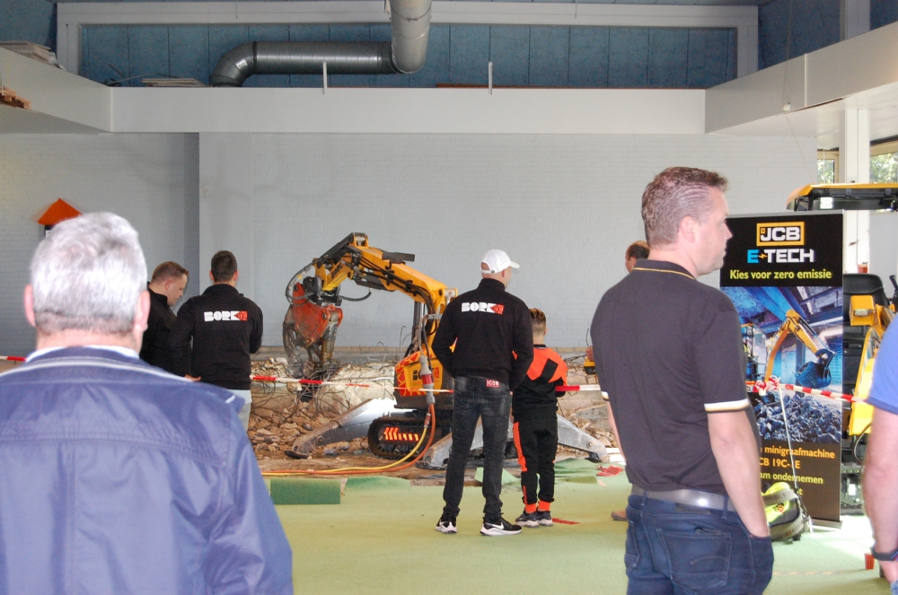 Bork groep houdt Demolition Day: Slopen is leuk!